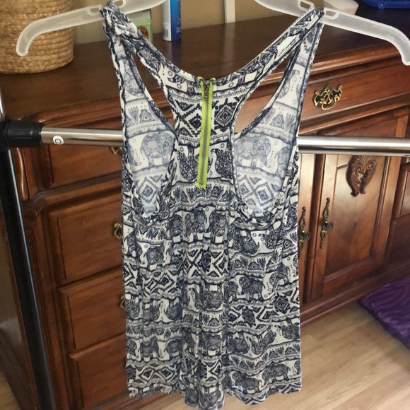 Tank top with zipper back - Picture 2 of 3